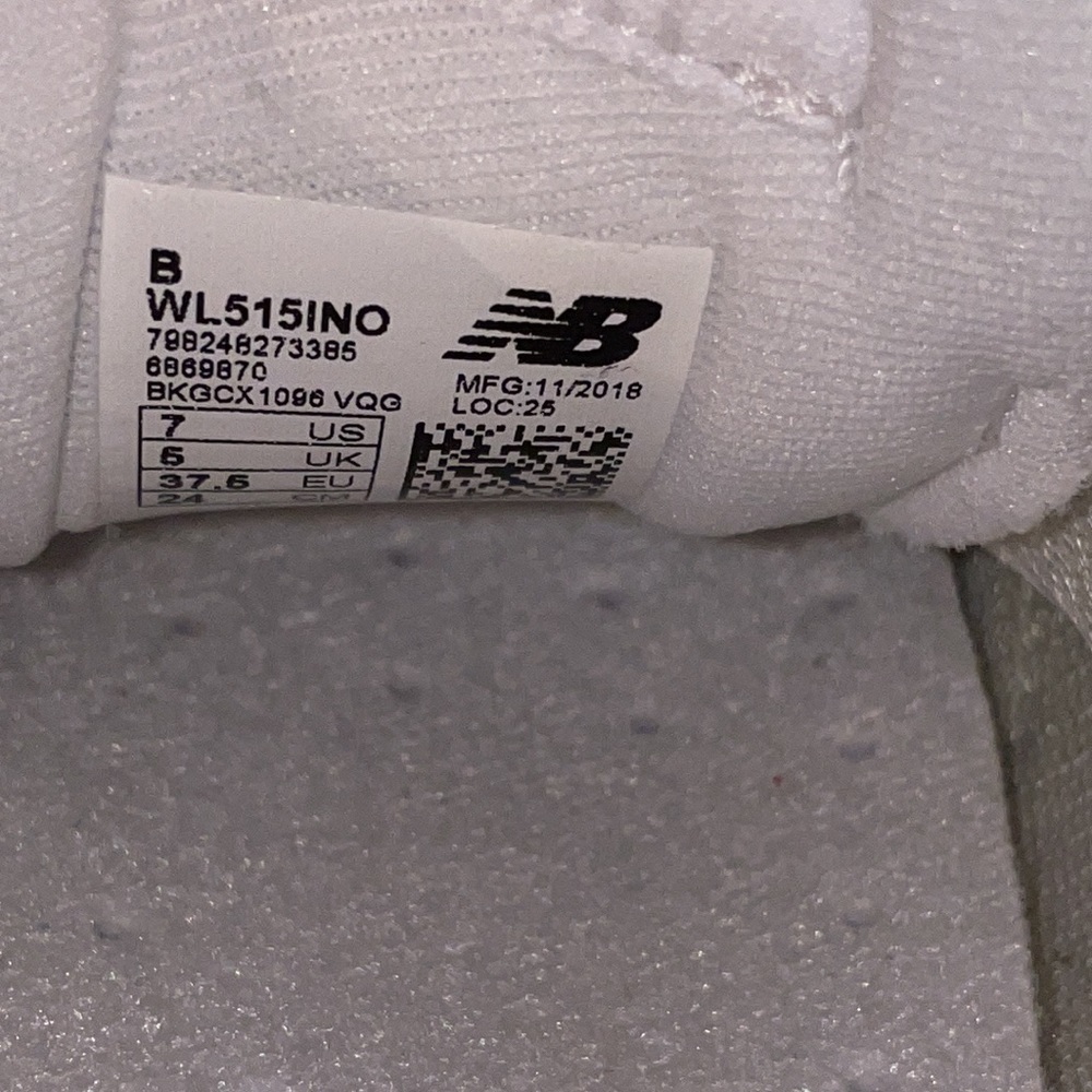 New balance sneakers size - 7US - Picture 4 of 4